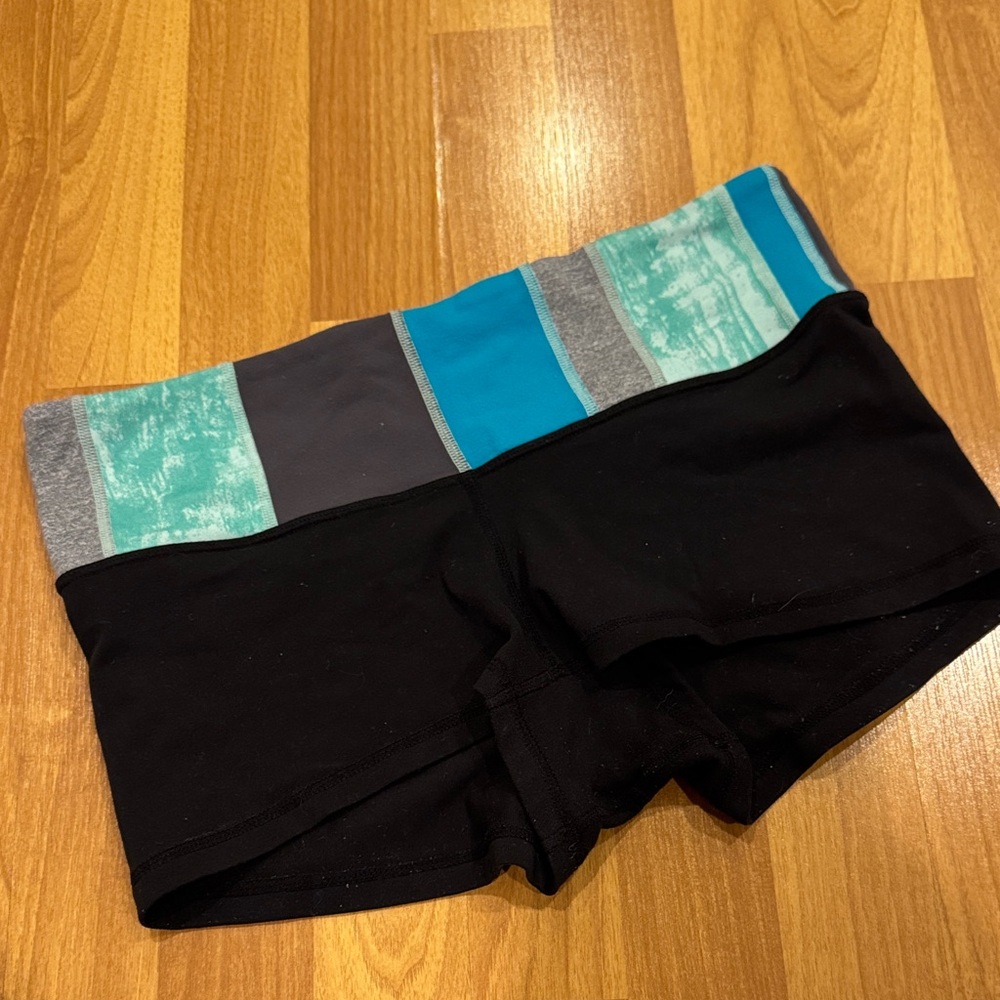 Lululemon yoga athletic Shorts